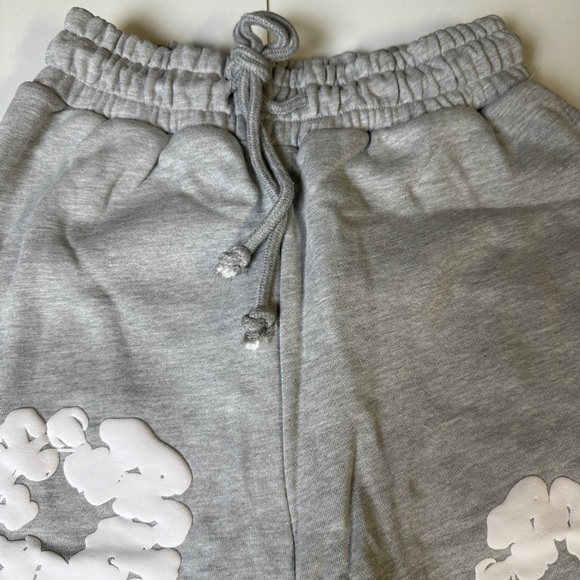 Denim Tears Pants with White Floral Design - Picture 2 of 5